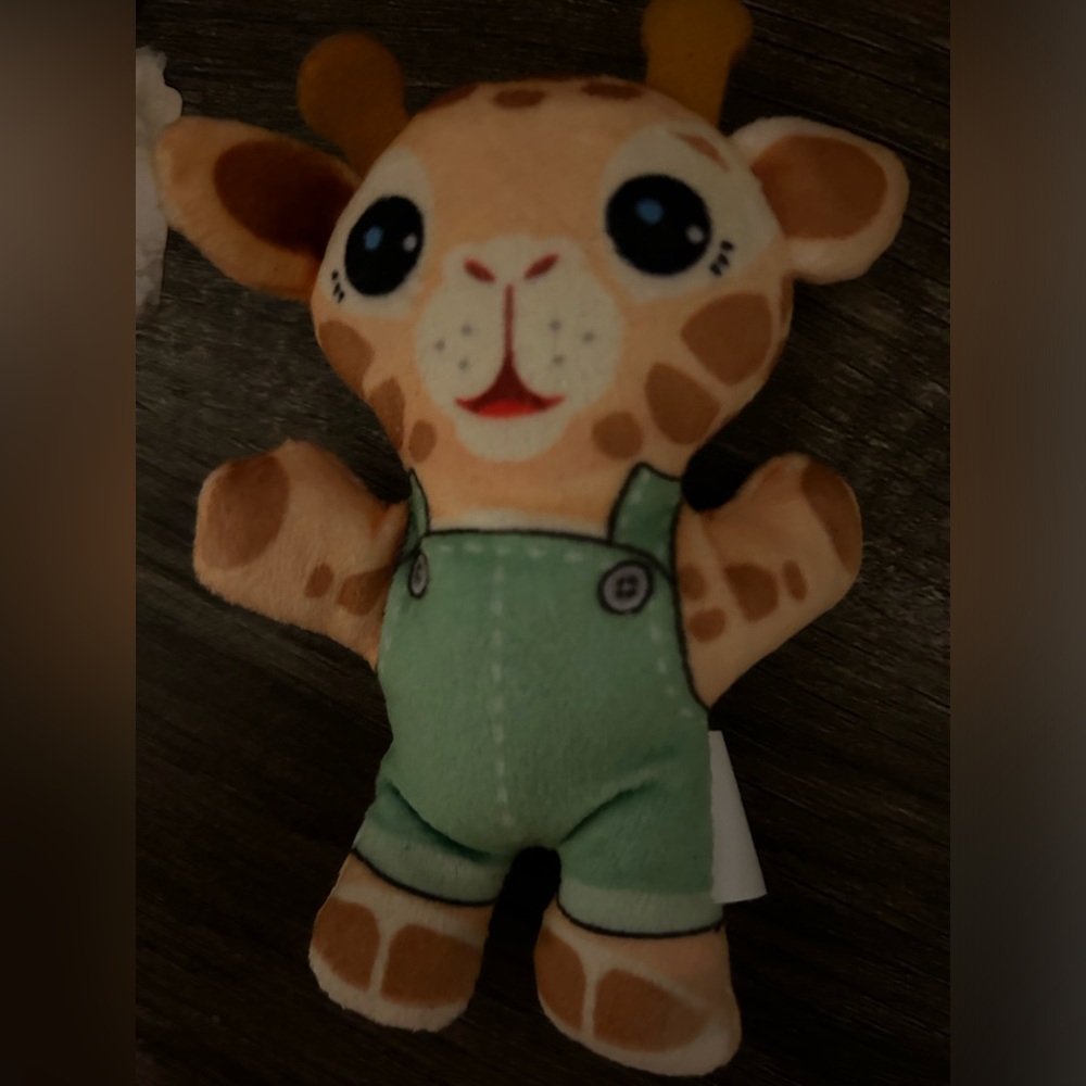 Giraffe stuffed animal perfect for kids